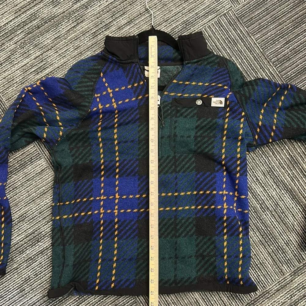 The North Face Men’s Gordon Lyons Plaid 1/4 Zip Jacket Size M